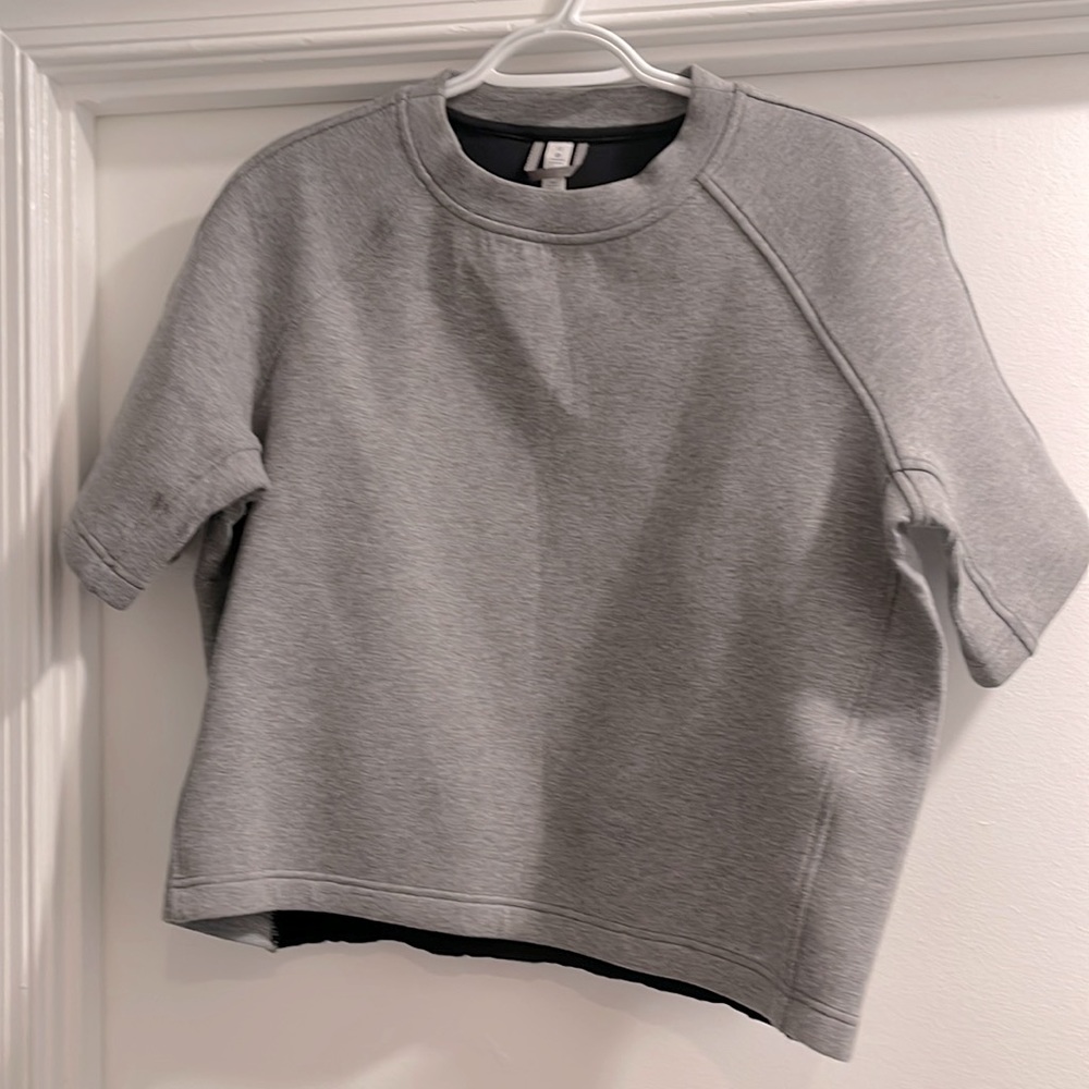 Lululemon gray sweater. Size 10 preowned in excellent condition